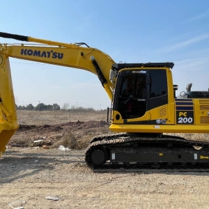 Used Komatsu 200-8M0 Excavator No. 24311-2 Video Display