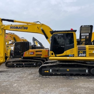 Used Komatsu PC200-8 excavator No. 2439-3 Video display
